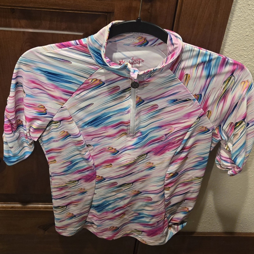 Tzu Tzu runched short sleeve top. Size Medium. Cosmic print.
